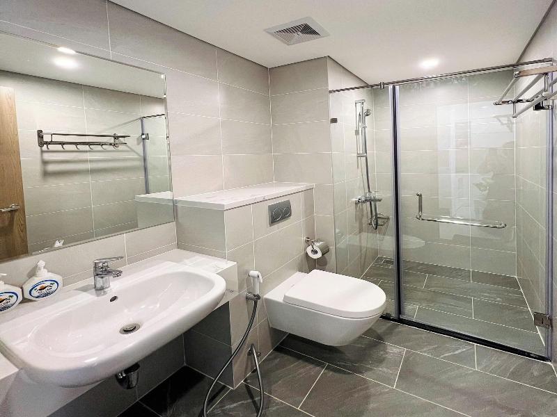 Lyshing Apartment In Vinhomes Luxury Landmark image