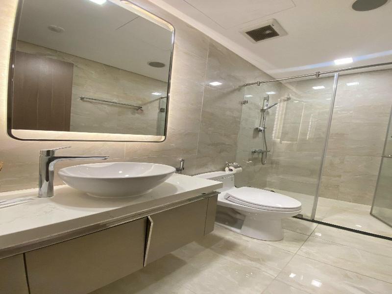 Lyshing Apartment In Vinhomes Luxury Landmark image