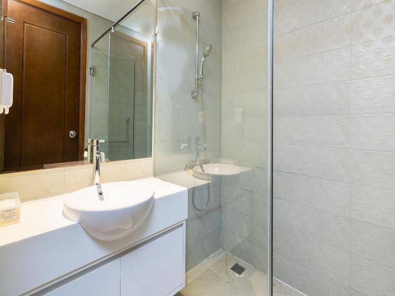 Lyshing Apartment In Vinhomes Luxury Landmark image