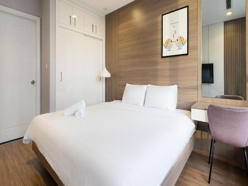 Lyshing Apartment In Vinhomes Luxury Landmark image