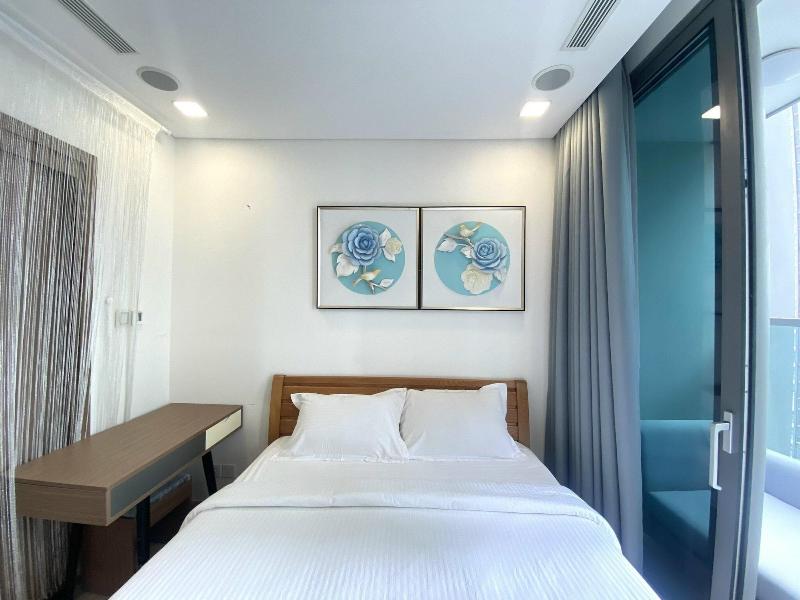 Lyshing Apartment In Vinhomes Luxury Landmark image