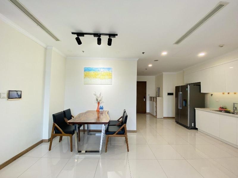 Lyshing Apartment In Vinhomes Luxury Landmark image