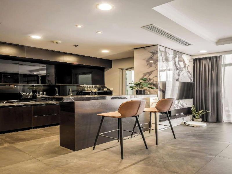 Lyshing Apartment In Vinhomes Luxury Landmark image