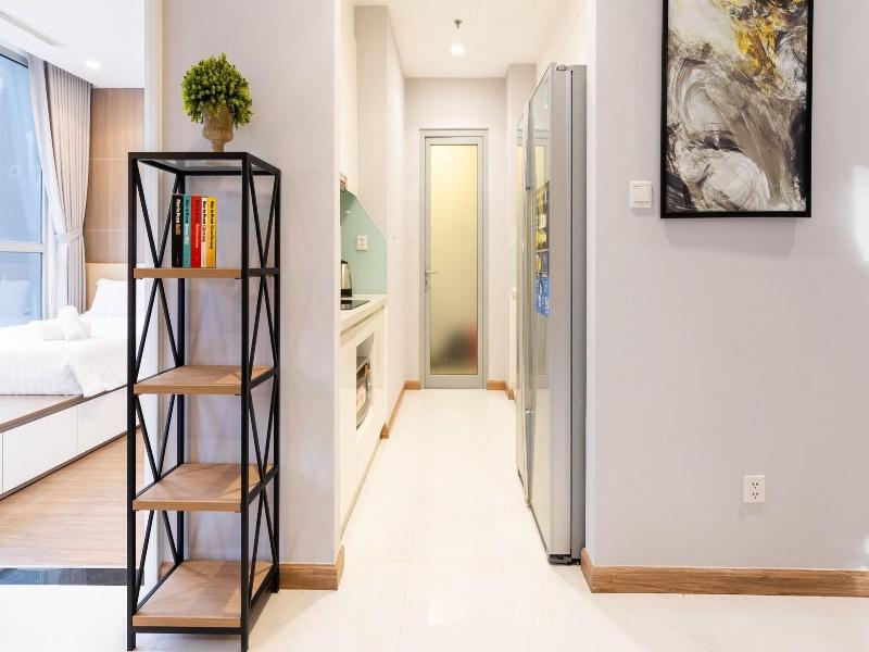 Lyshing Apartment In Vinhomes Luxury Landmark image