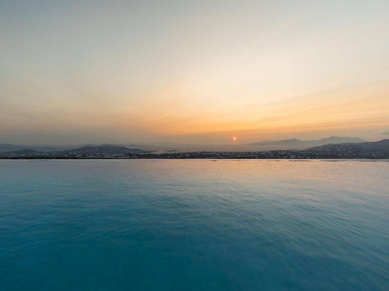 Sunset Hill Suites