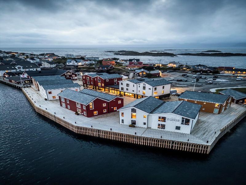 Henningsvã¦r Bryggehotell - By Classic Norway Ho image