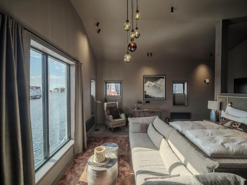 Henningsvã¦r Bryggehotell - By Classic Norway Ho image
