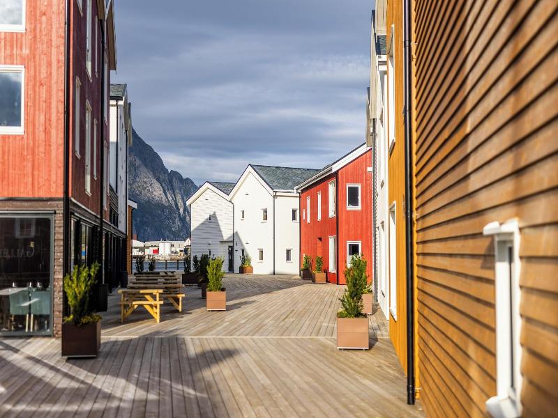 Henningsvã¦r Bryggehotell - By Classic Norway Ho image