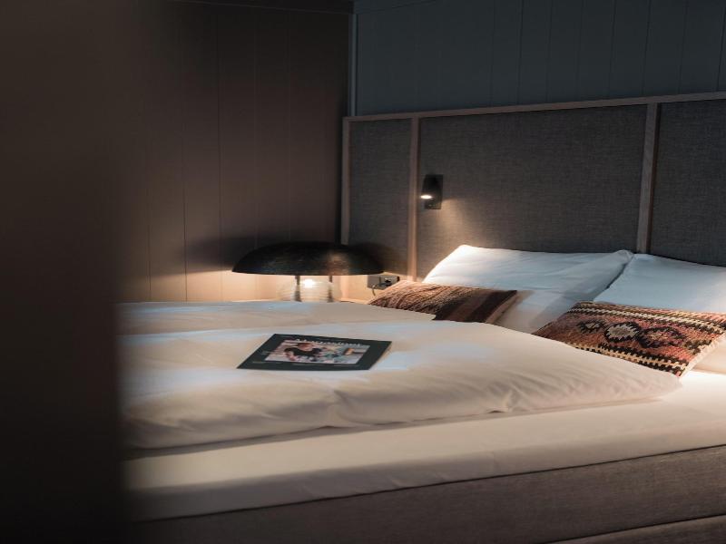 Henningsvã¦r Bryggehotell - By Classic Norway Ho image