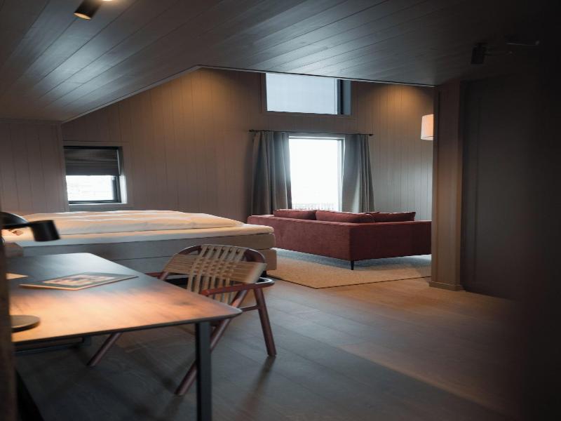 Henningsvã¦r Bryggehotell - By Classic Norway Ho image
