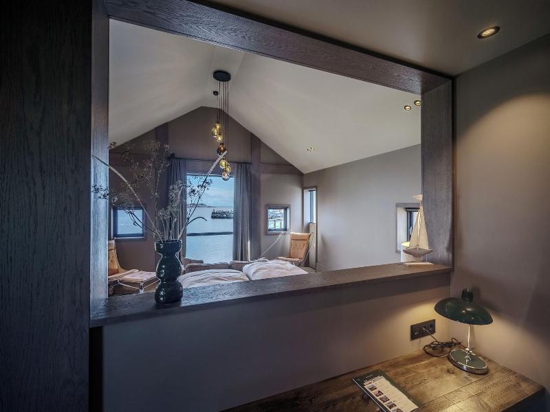 Henningsvã¦r Bryggehotell - By Classic Norway Ho image