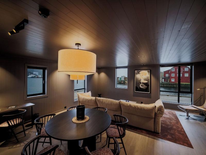 Henningsvã¦r Bryggehotell - By Classic Norway Ho image