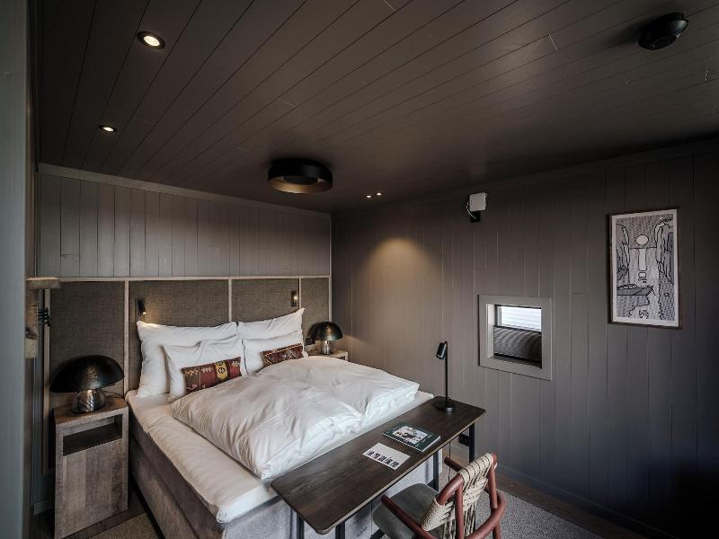 Henningsvã¦r Bryggehotell - By Classic Norway Ho image