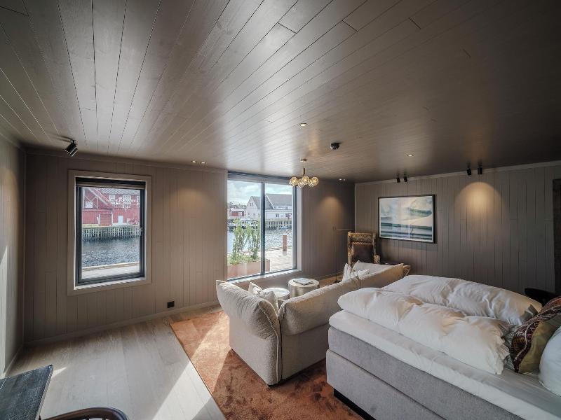 Henningsvã¦r Bryggehotell - By Classic Norway Ho image