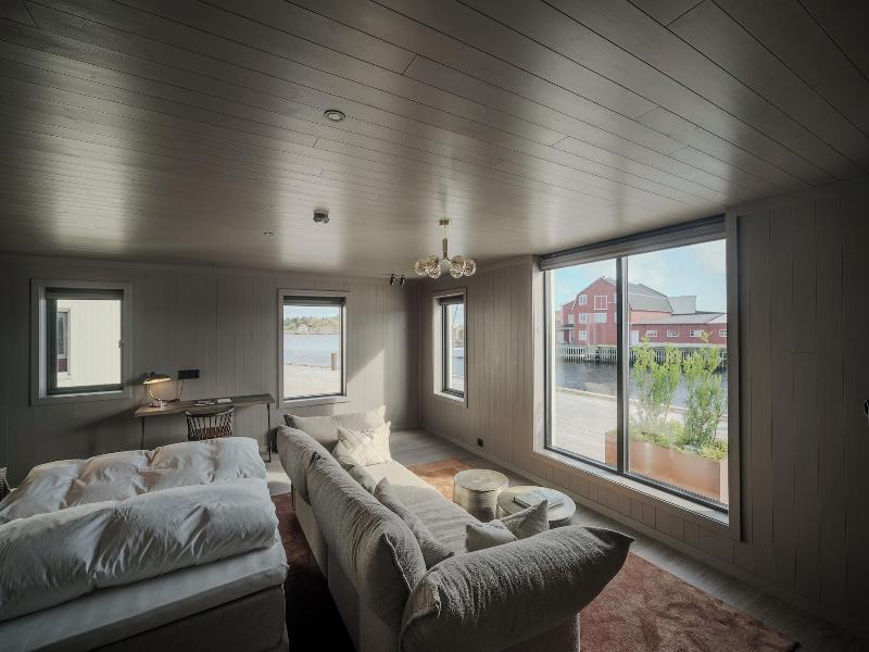 Henningsvã¦r Bryggehotell - By Classic Norway Ho image