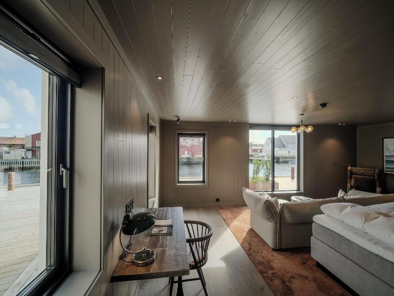 Henningsvã¦r Bryggehotell - By Classic Norway Ho image