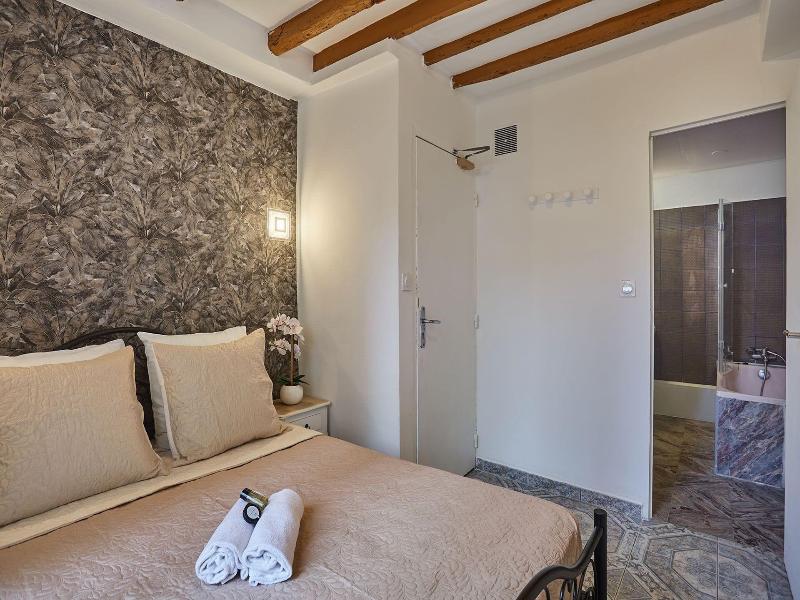 Hotel Petit Vix image