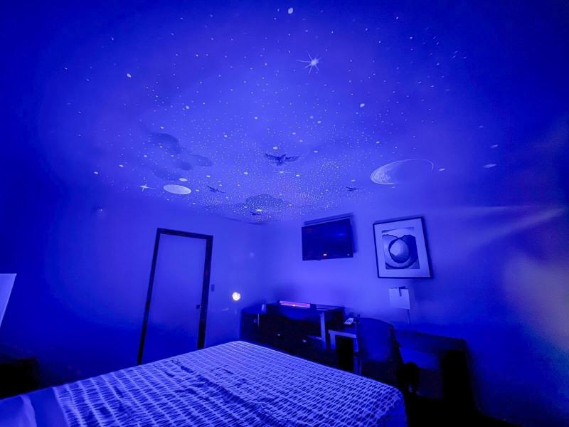 Super 7 Motel image