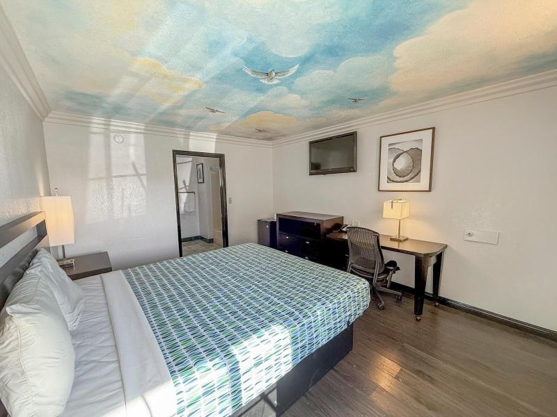Super 7 Motel image