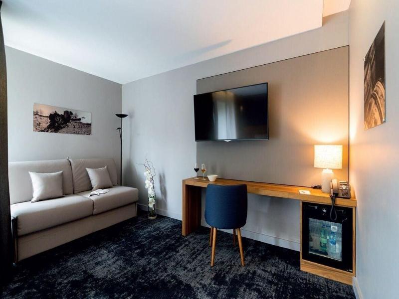 Hotel Fac Et Spera image