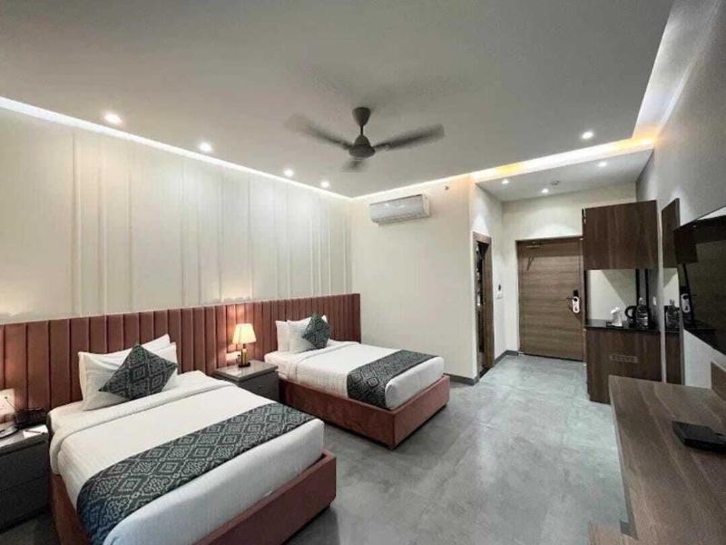 Hotel Happy Stay - Delhi Airport image
