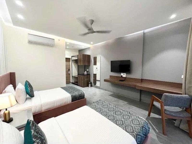 Hotel Happy Stay - Delhi Airport image