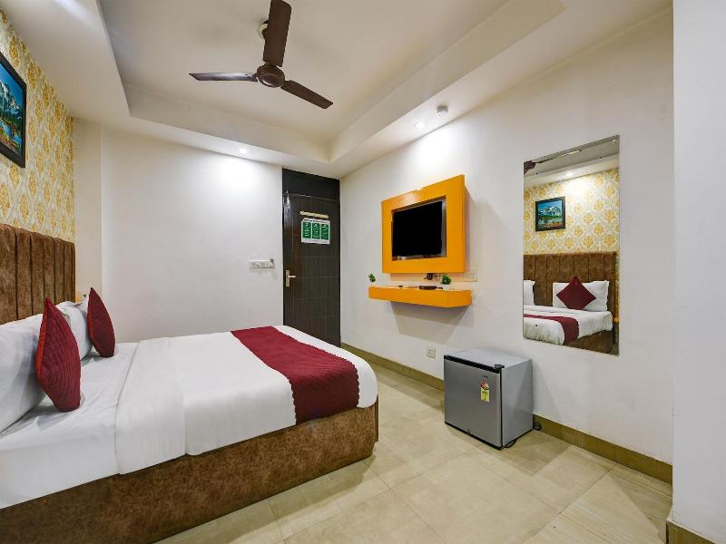 Hotel Happy Stay - Delhi Airport image