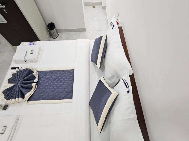 Metro Residency.com image