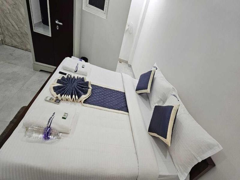 Metro Residency.com image