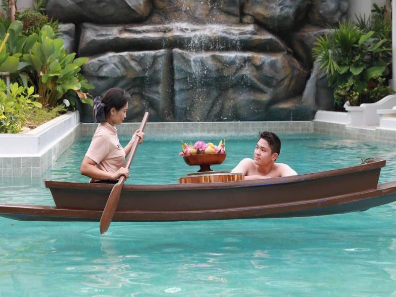 Lalynn Resort & Villas image
