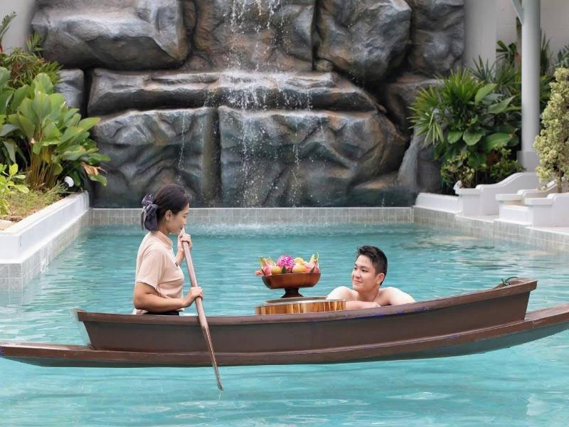 Lalynn Resort & Villas image