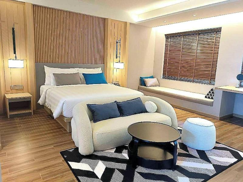 Lalynn Resort & Villas image
