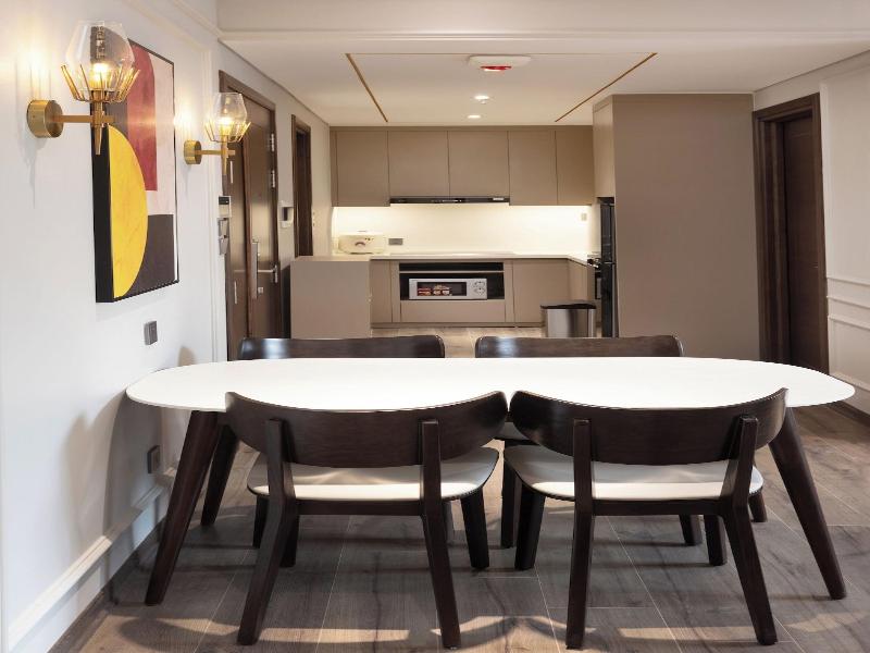 Otis Apartment image
