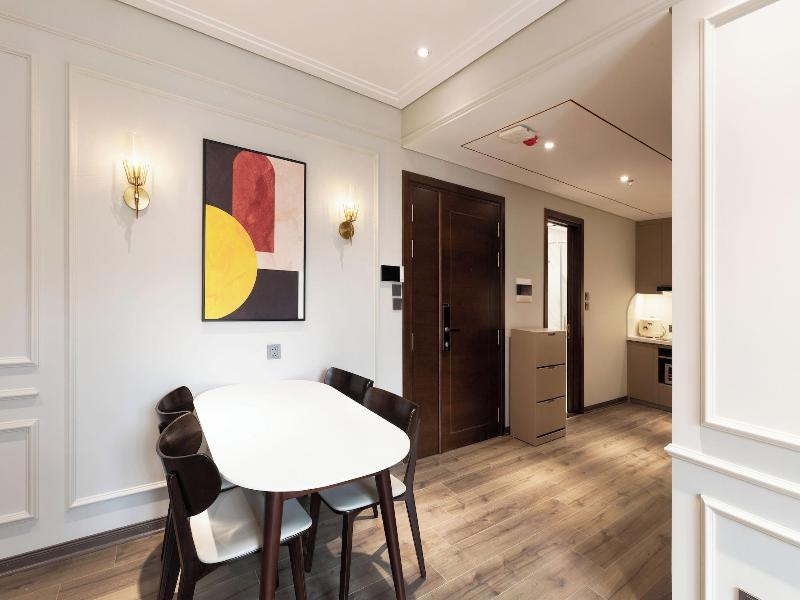 Otis Apartment image