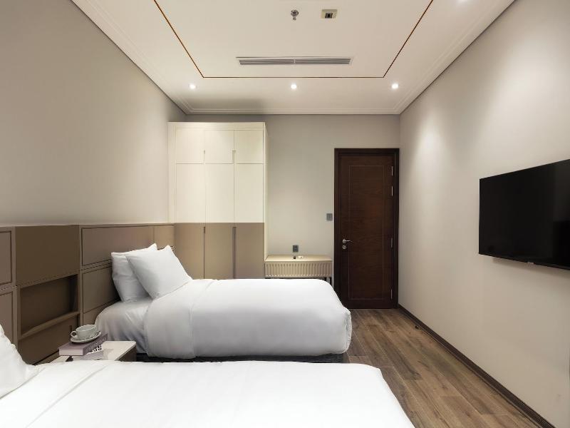 Otis Apartment image