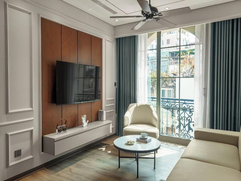 Otis Apartment image