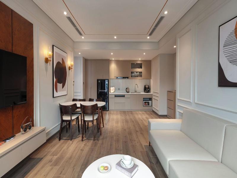Otis Apartment image