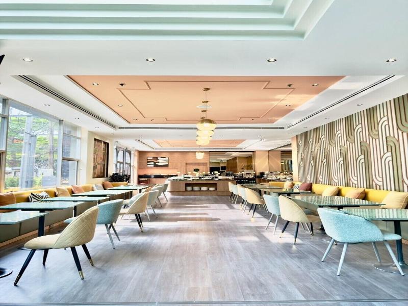 The Quarter Saphan Khwai By Uhg image