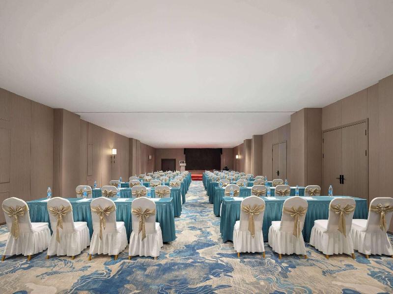 Days Hotel By Wyndham Xishuangbanna Jinghong — view