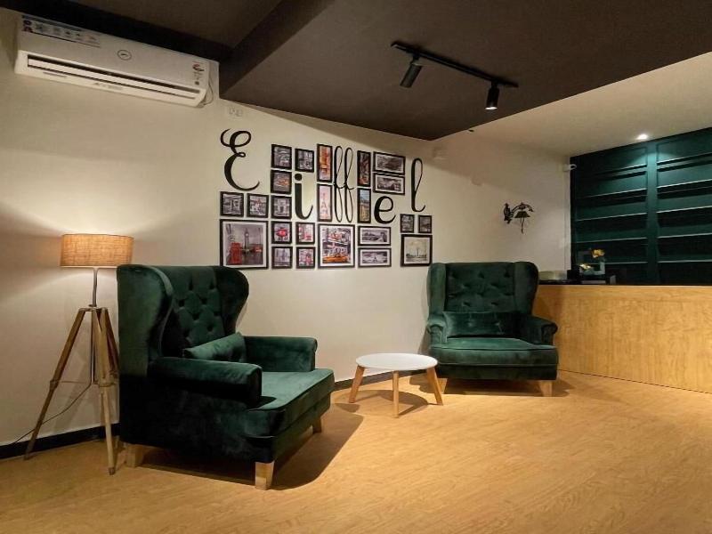 Eiffel Suites image