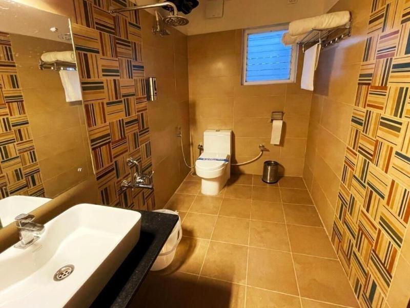 Eiffel Suites image