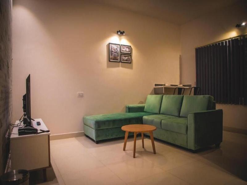Eiffel Suites image