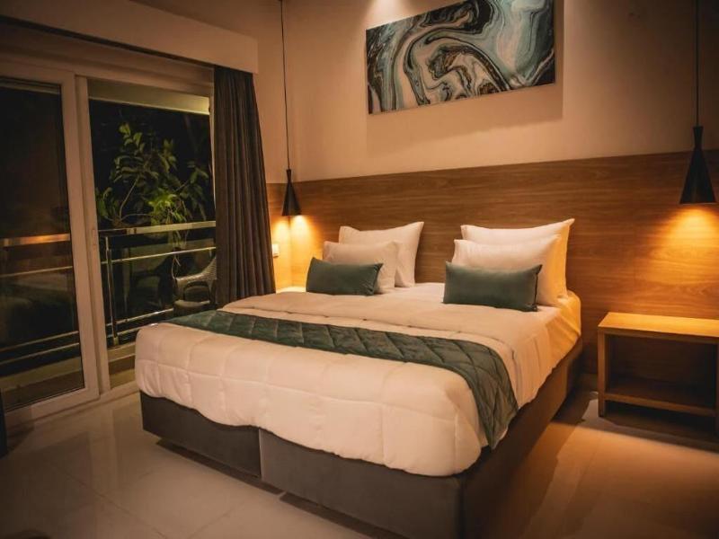 Eiffel Suites image