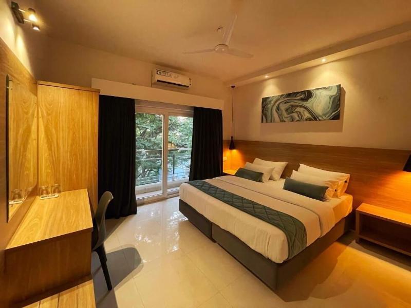 Eiffel Suites image
