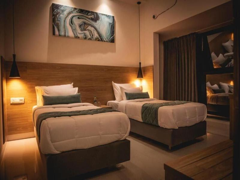Eiffel Suites image