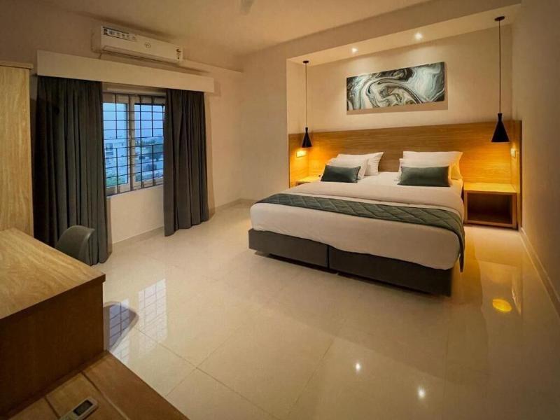 Eiffel Suites image