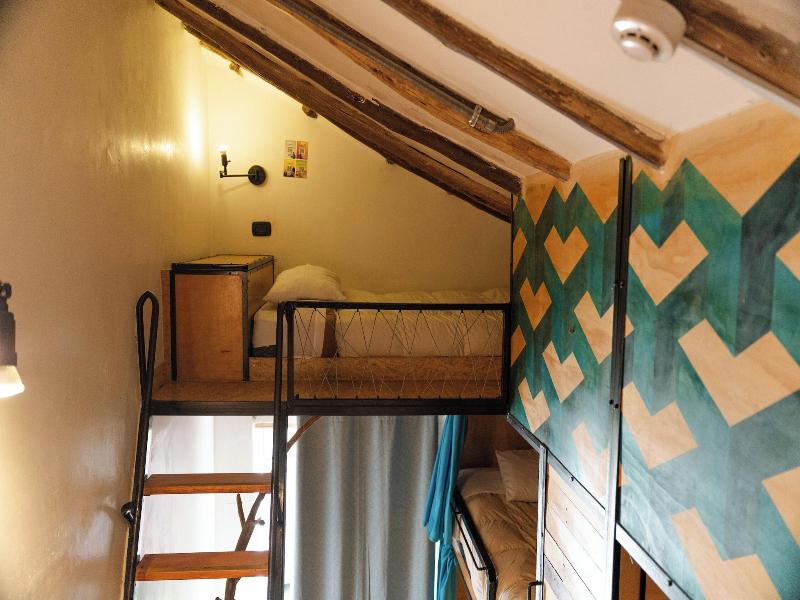 Supertramp Hostel Cusco image