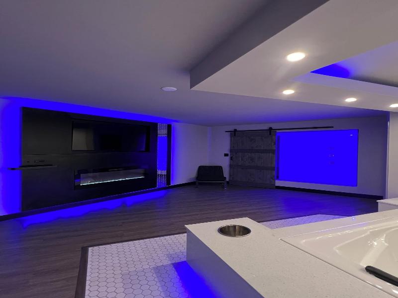 Imperial Suites - Adults Only image