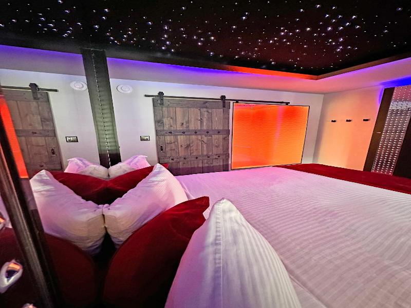Imperial Suites - Adults Only image