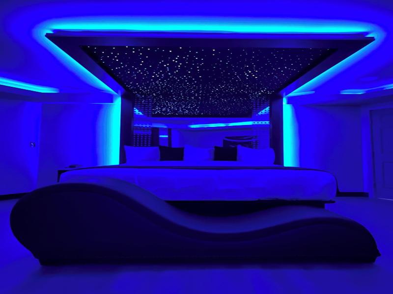 Imperial Suites - Adults Only image